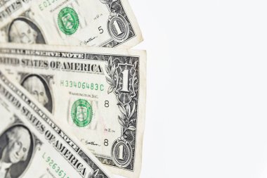 Beyaz arkaplanda izole edilmiş banknotun kapatılması