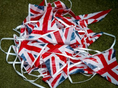 Birleşik Krallık'tan Gazete Yığını