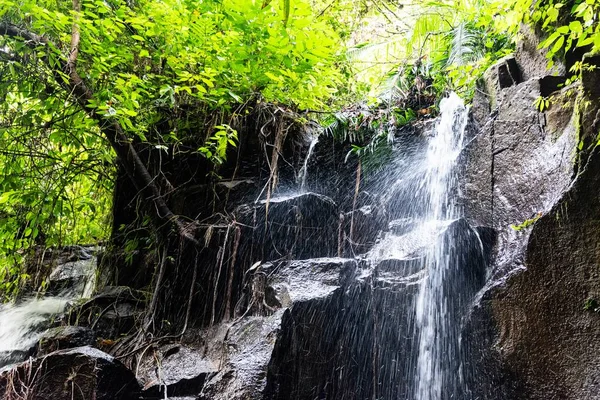 Водопад Канто Лампо Kanto Lampo Waterfall Скрытая Жемчужина Бали Можно — стоковое фото