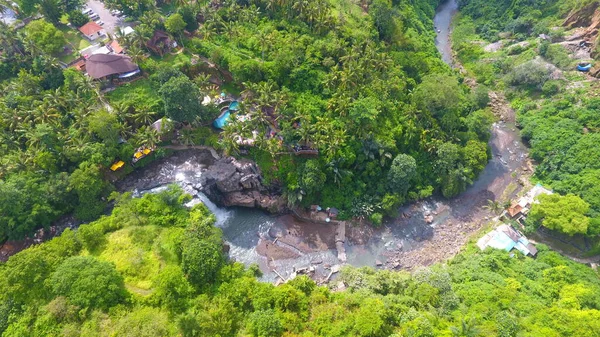 Водопад Тегенунган Водопад Расположенный Недалеко Убуда Бали Индонезия Классифицируется Небольшой — стоковое фото
