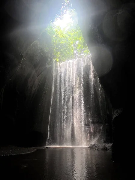 Красивый Водопад Пещере Бали — стоковое фото