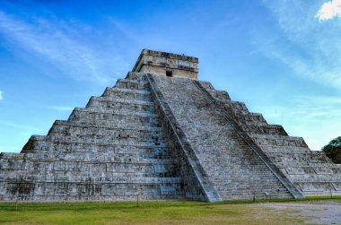 Chichen Itza 'da Kukulkan Piramidi. Yucatan. Meksika.