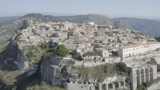 Drone Video Gerace City Calabriassa Katedraali Arkkitehtuuri Rakennukset videoleike