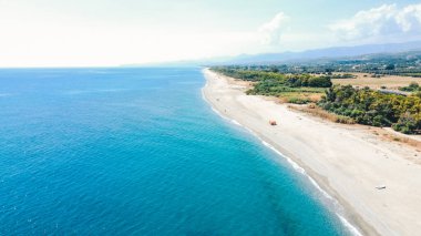 İtalya, mavi Akdeniz 'in güzel kıyılarındaki hava manzarası 