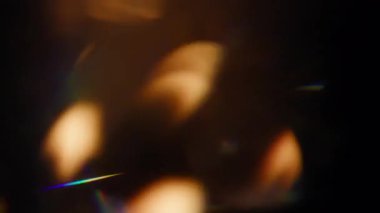 Film Yanıyor Ateş Efekti Siyah Üzerine Işık Sızdırıyor.