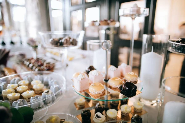 Hermosos Dulces Postres Mesa Boda —  Fotos de Stock