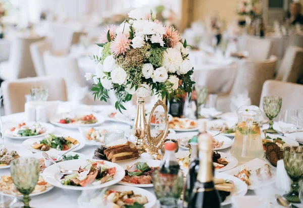 Elegante Boda Mesa Ajuste Decoración — Foto de Stock