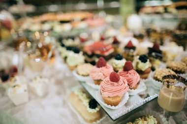 Düğün Resepsiyon tatlı masa