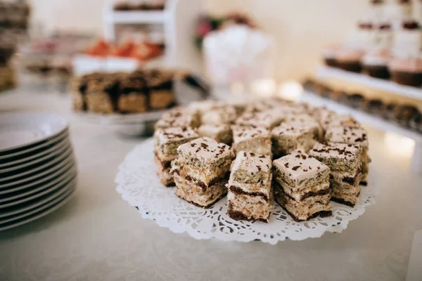 Meja Makanan Penutup Yang Indah Untuk Pesta Pernikahan — Stok Foto