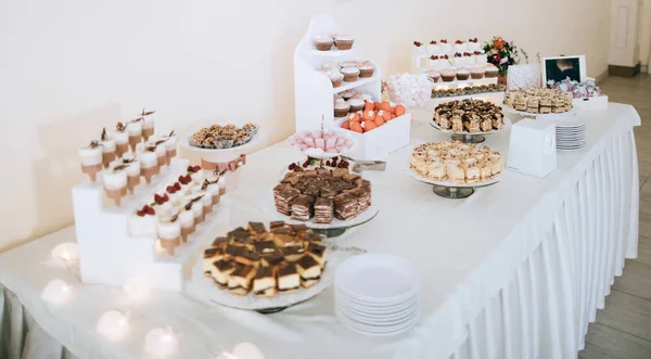 Hermosa Mesa Postre Para Una Fiesta Boda —  Fotos de Stock