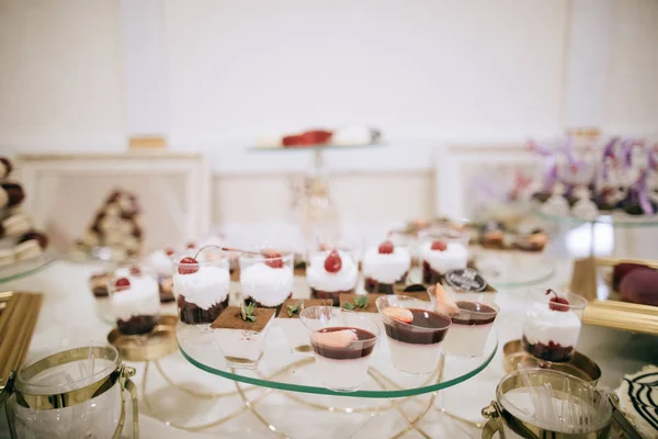 Mesa Postres Recepción Boda Con Dulces —  Fotos de Stock