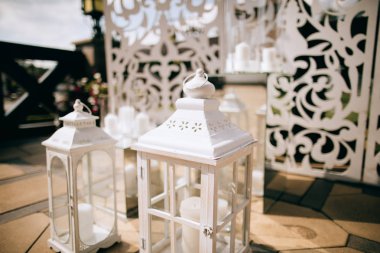 düğün süslemeleri ve mumlar