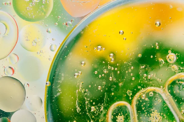 Agua Burbuja Aceite Macro Abstracto Fondo Flujo Líquido Verde Amarillo —  Fotos de Stock