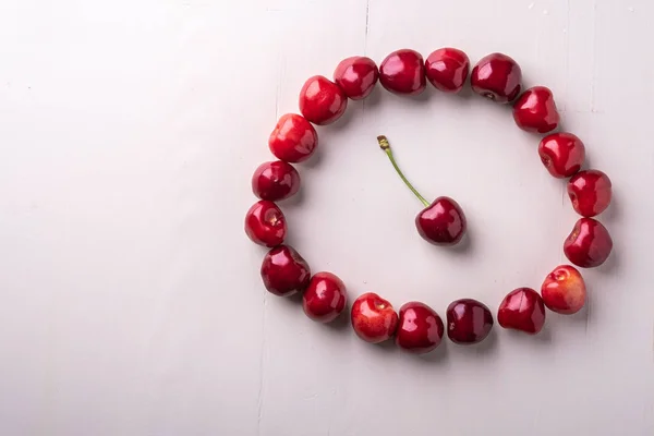 Kör Cseresznye Bogyós Gyümölcsök Egy Cseresznye Szár Közepén Makro Textúra — Stock Fotó