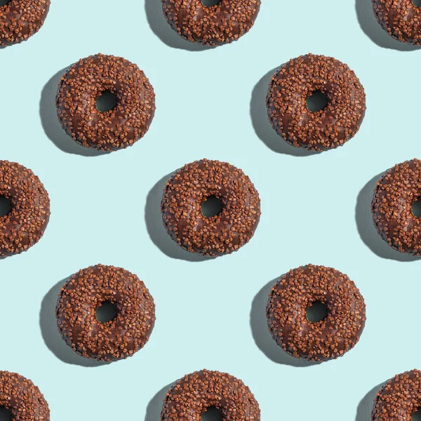 Schokoladenbraune Donuts Mit Streusel Süßes Glasiertes Dessert Mit Nahtlosem Muster — Stockfoto