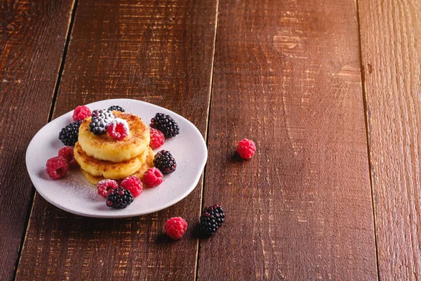 Cottage Cheese Pancake Serbuk Gula Curd Fritters Dessert Raspberry Blackberry Stok Gambar