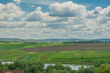 tarımsal alan manzara, Bahar yeşil alan