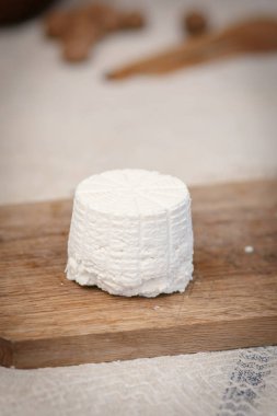 peynir, dilimlenmiş peynir, ufalanan peynir, inek peyniri, koyun peyniri