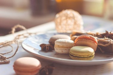 Renkli makarna macaroons