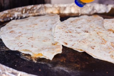 Gozleme pişirme süreci