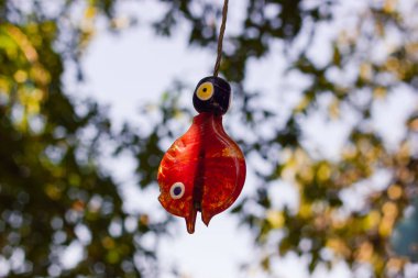 Çok renkli nazar - sokakta mağazada kötü göz tılsımlar