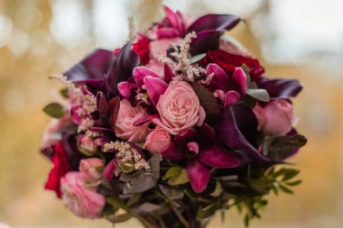 Yaka çiçeği ve gelin buketi. 