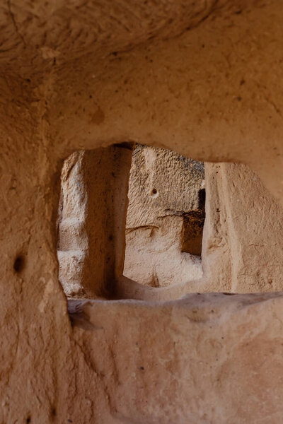 Goreme, Cappfucia, Turkey 23 августа 2019 года: Скальный монастырь в Зельве. Музей под открытым небом. Земные пирамиды Каппадокии. Концепция туризма