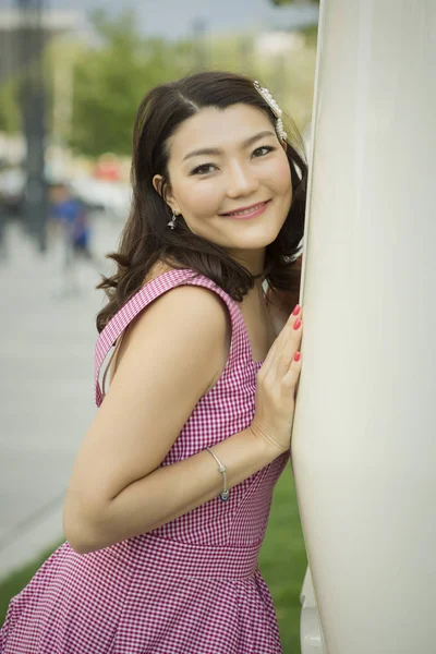 Kaunis Aasialainen Liikenainen Kazakstanin Muoti Tyttö — kuvapankkivalokuva
