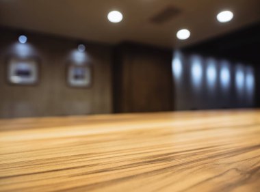 Top Counter Bar bulanıklık iç aydınlatma arka plan ile masa