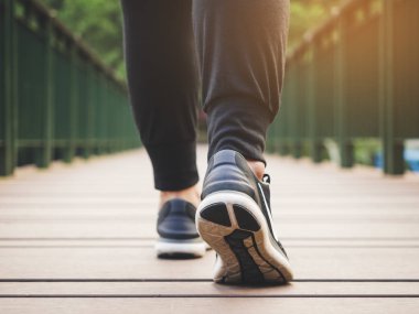 Egzersiz kadın spor ayakkabı açık egzersiz sağlıklı yaşam tarzı ile daha az yürüyüş