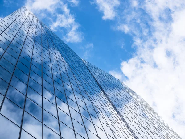Építészeti Részletek Modern Épület Üveghomlokzat Kék Üzleti Háttér — Stock Fotó