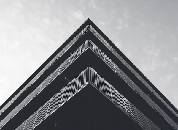 Αρχιτεκτονική Λεπτομέρεια Σύγχρονο Κτίριο Γωνία Πρόσοψης Μαύρο Και Άσπρο — Φωτογραφία Αρχείου