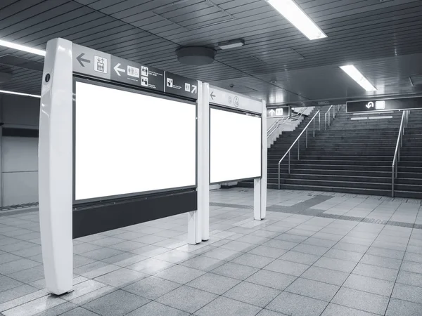 Mock Signboard Train Station Metro Informações Viagem Blank Board — Fotografia de Stock