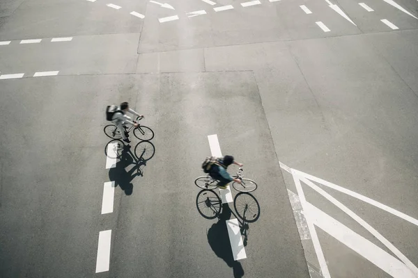 Menschen Fahrrad Fahren Auf Der Straße Urbane Ökologie Lebensstil Stadtreisen — Stockfoto