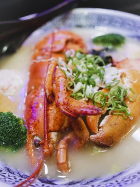 Çorba ile ıstakoz şehriye Deniz Ürünleri Çin tarzı Ramen sokak gıda