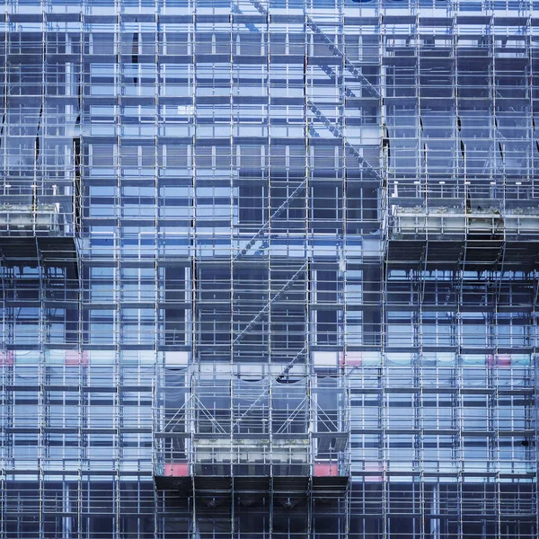 Facciata di vetro Edilizia Edilizia Industria di architettura con impalcatura — Foto Stock