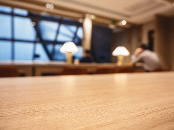 Τραπέζι επάνω μετρητή θόλωμα μπαρ καφέ lounge εσωτερικό φόντο — Φωτογραφία Αρχείου