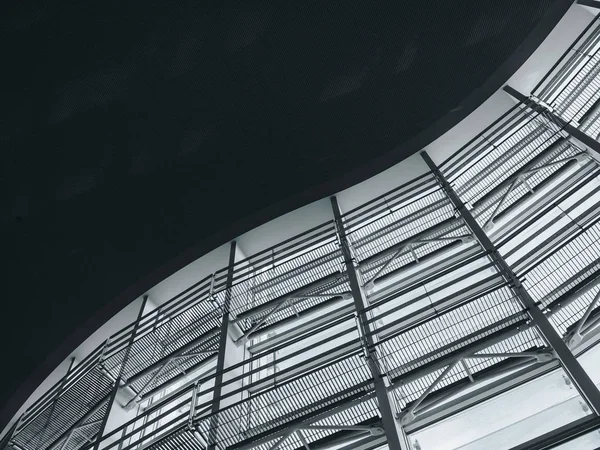 Építészet külső Modern épület Üveghomlokzat görbe ablak — Stock Fotó
