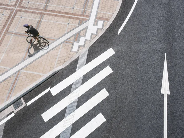 Crosswalk straat Mensen rijden fiets Pathway Luchtfoto Stedelijke stad — Stockfoto