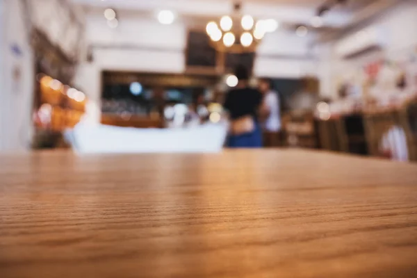 Tampo da mesa Balcão de madeira Blur Pessoas café Café Restaurante Interior — Fotografia de Stock