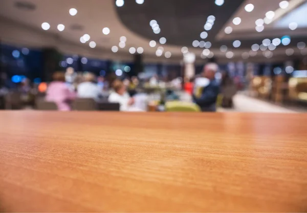 Stůl Horní Dřevěný Pult Rozmazat Interiér Obchod Kavárna Restaurace Lidmi — Stock fotografie