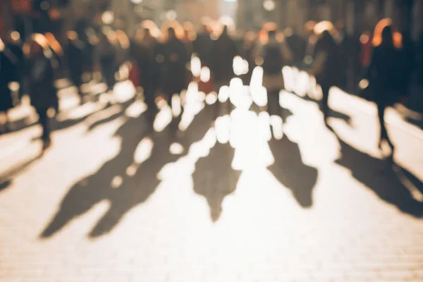 Verschwommener Hintergrund Aus Menschen Die Durch Die Stadt Laufen — Stockfoto