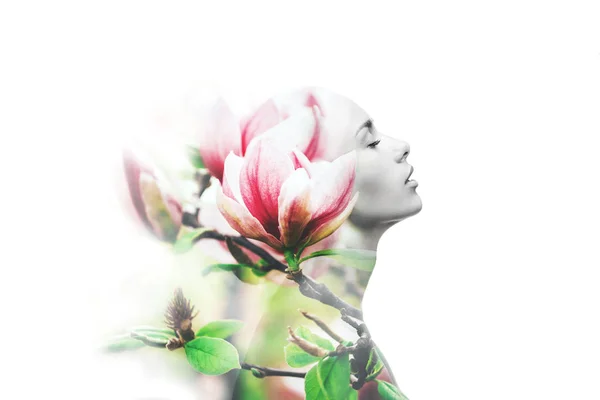 Exposición múltiple. Mujer y magnolia — Foto de Stock
