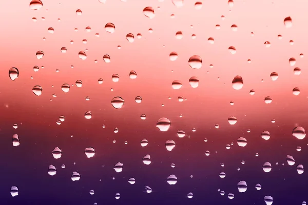 Gotas Lluvia Ventana Gradiente Gradiente Coral Ultravioleta Vivo — Foto de Stock