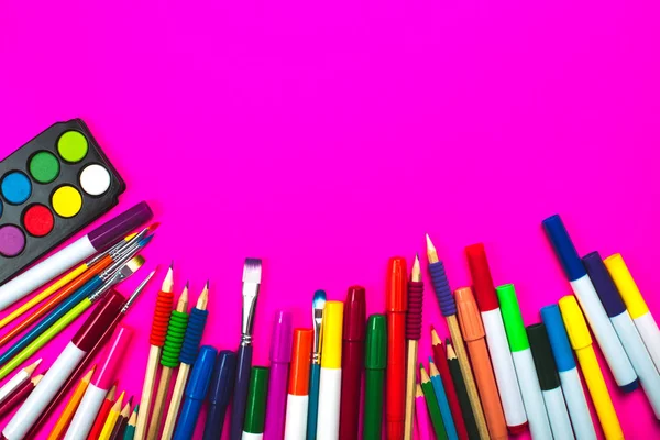 Schoolbenodigdheden Roze Neon Achtergrond Terug Naar School Concept — Stockfoto