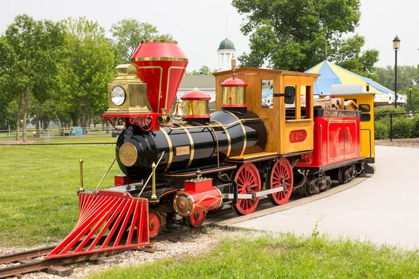 狭いゲージ鉄道ベイ ビーチ遊園 ストックフォト