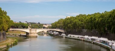 Roma İtalya'da Tiber Nehri Panoramik Görünümü