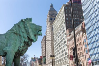 Chicago Sanat Enstitüsü'nde Bronz Aslan Heykeli