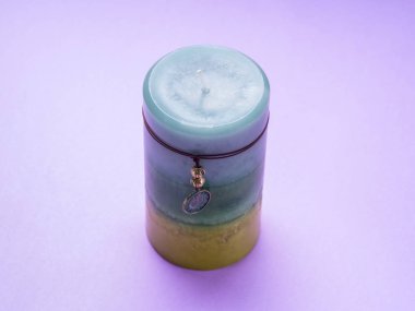 Ev için aromatik mum sakin ol