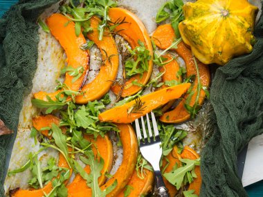 Tepsi Fırında kabak dilimleri